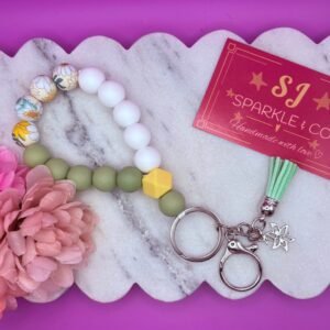 Floral teardrop wristlet