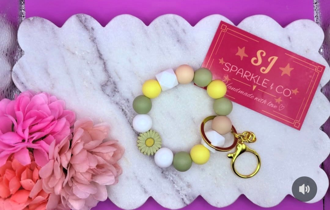 BEADED WRISTLET KEYCHAIN