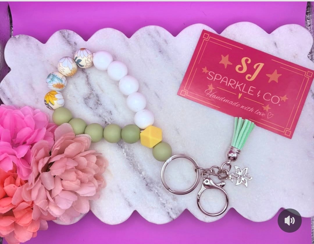 BEADED WRISTLET KEYCHAIN